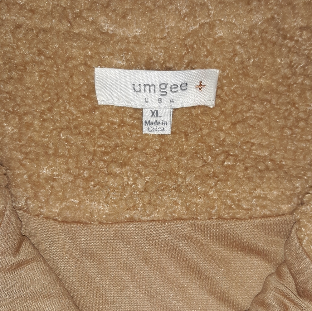 Vest - Picture 2 of 3